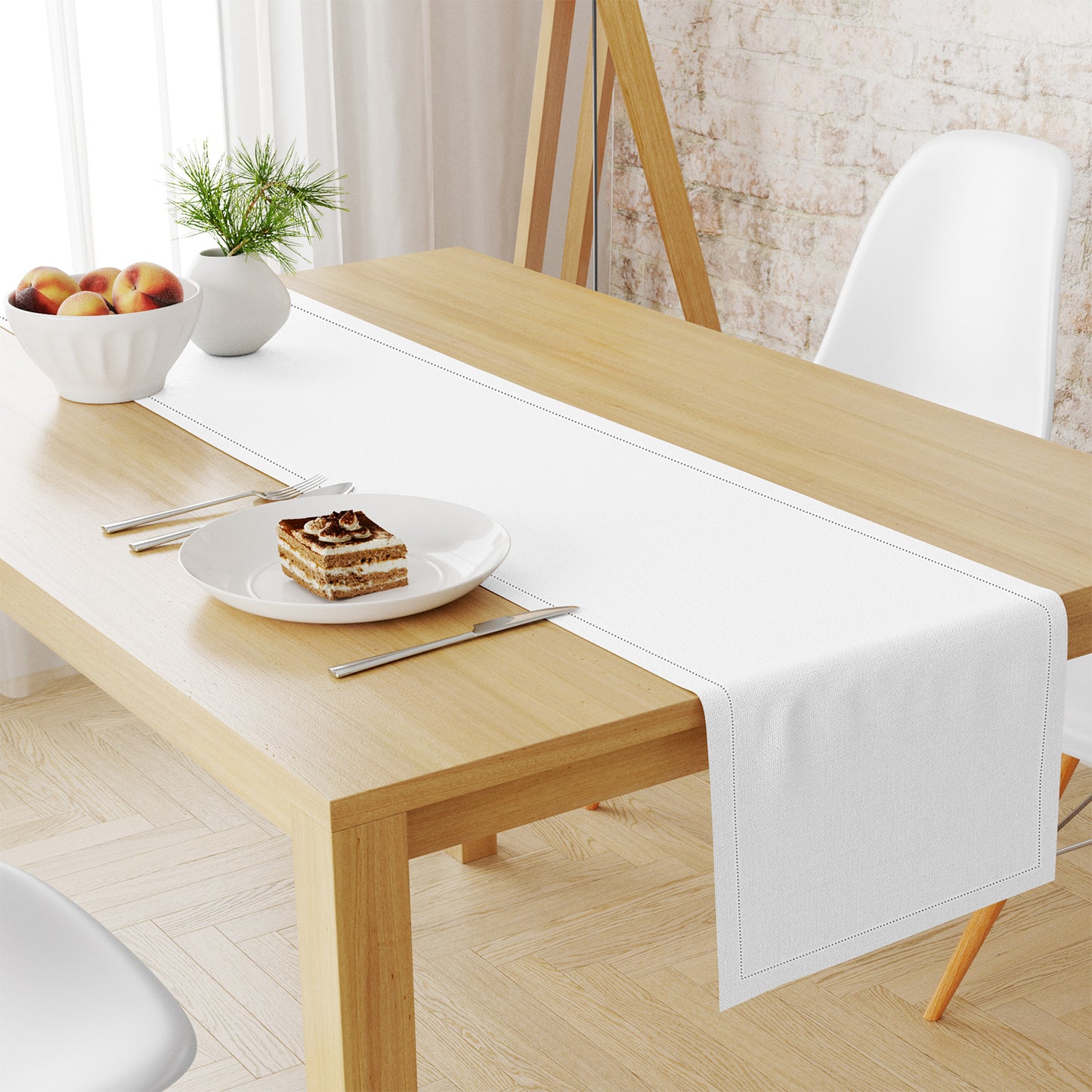 Runner PURO COTONE con orlo a jour