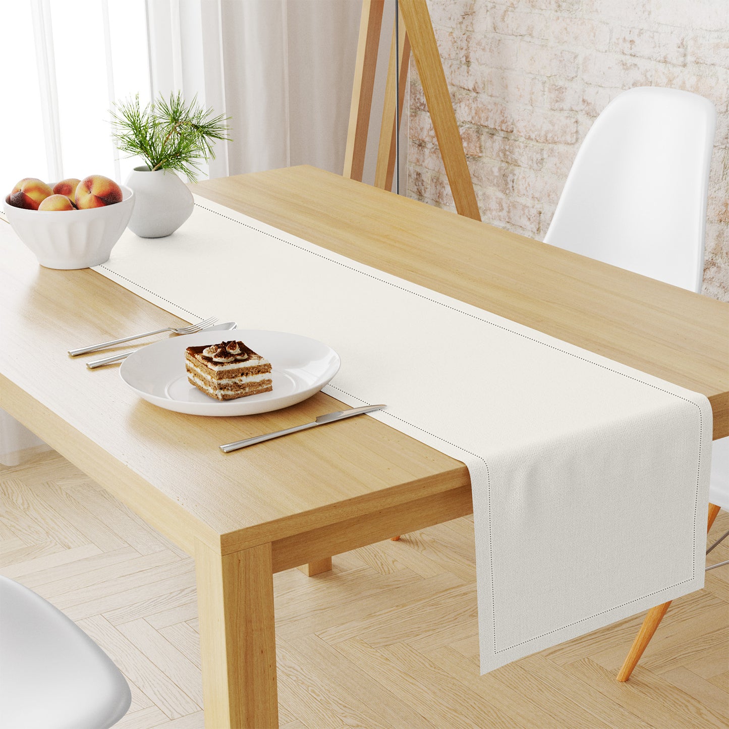 Runner PURO COTONE con orlo a jour