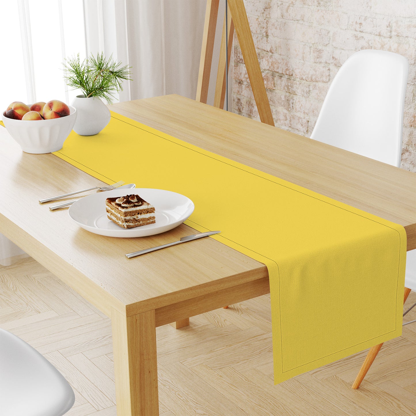 Runner PURO COTONE con orlo a jour