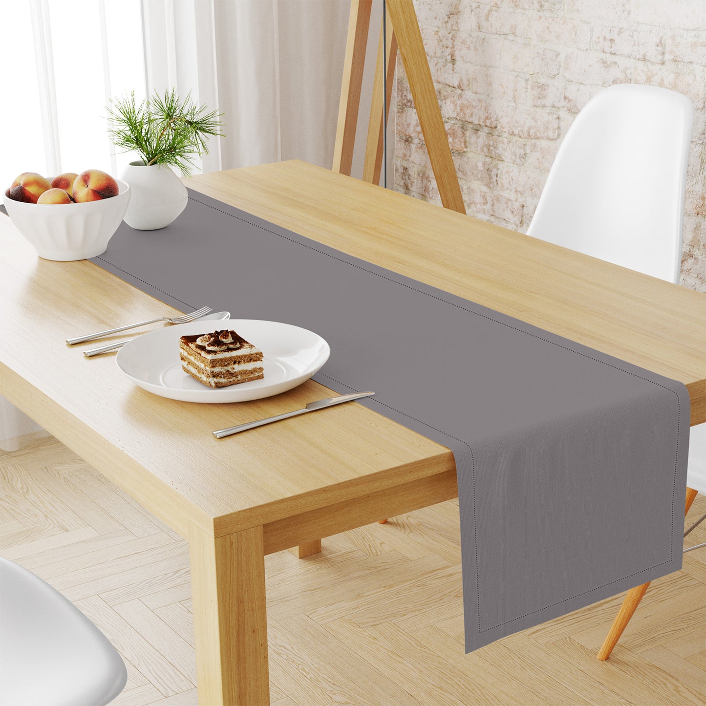 Runner PURO COTONE con orlo a jour