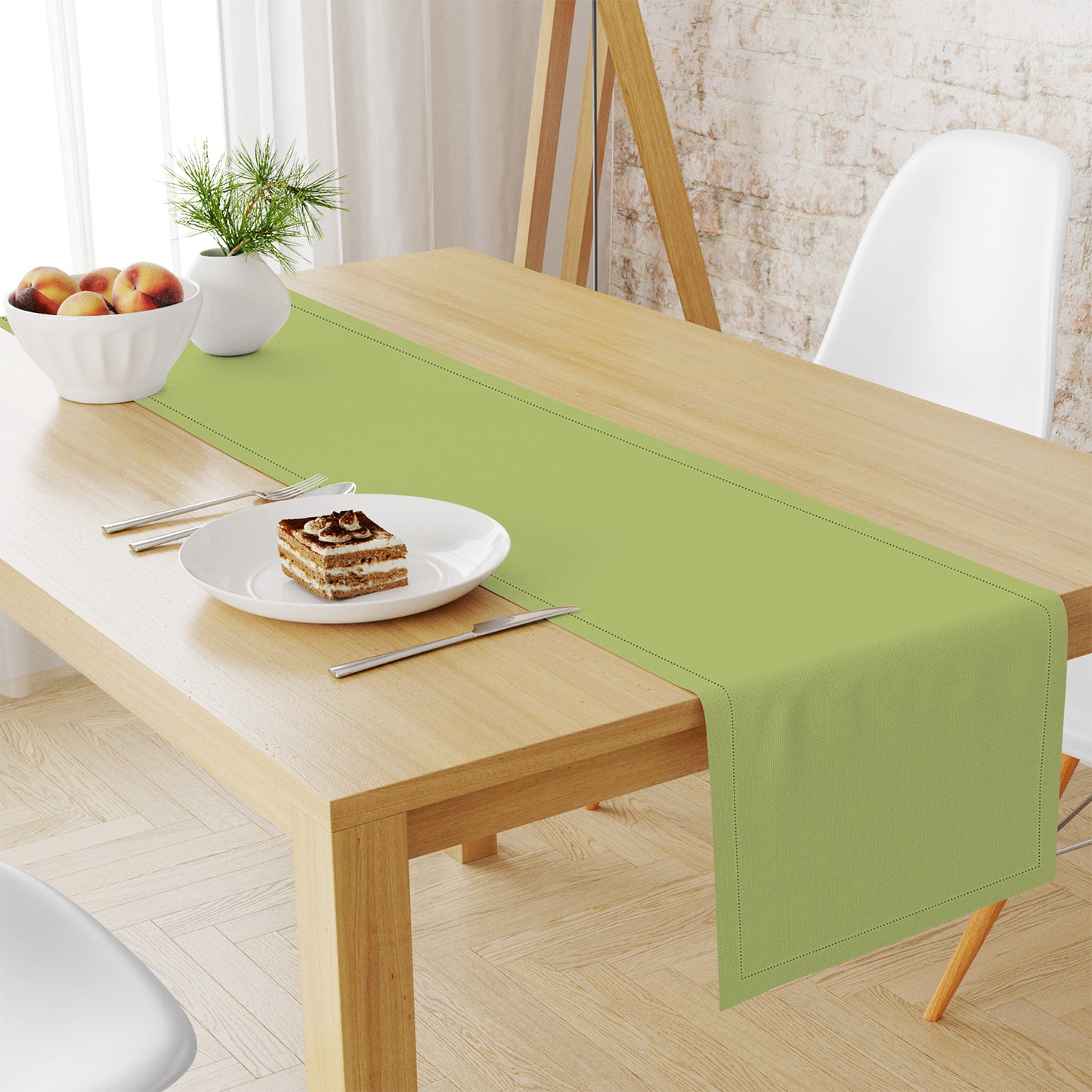 Runner PURO COTONE con orlo a jour