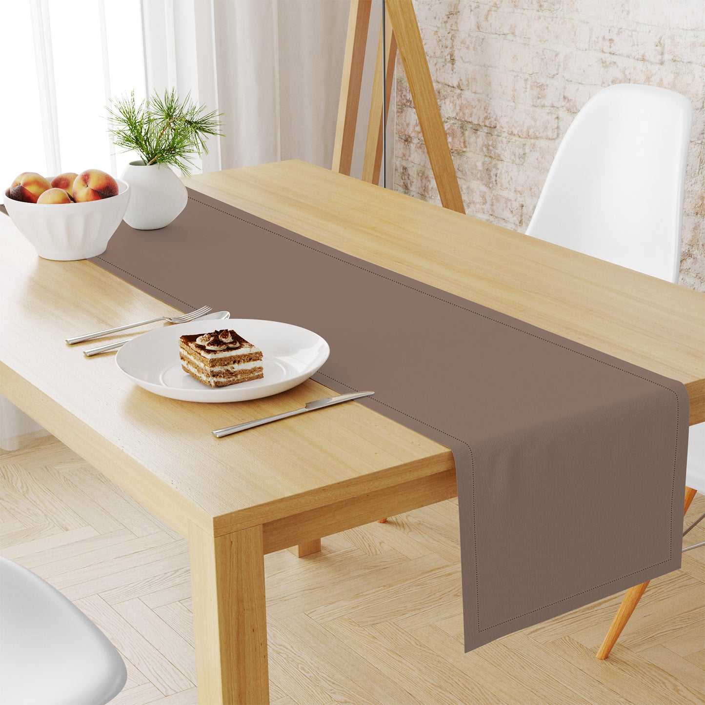 Runner PURO COTONE con orlo a jour