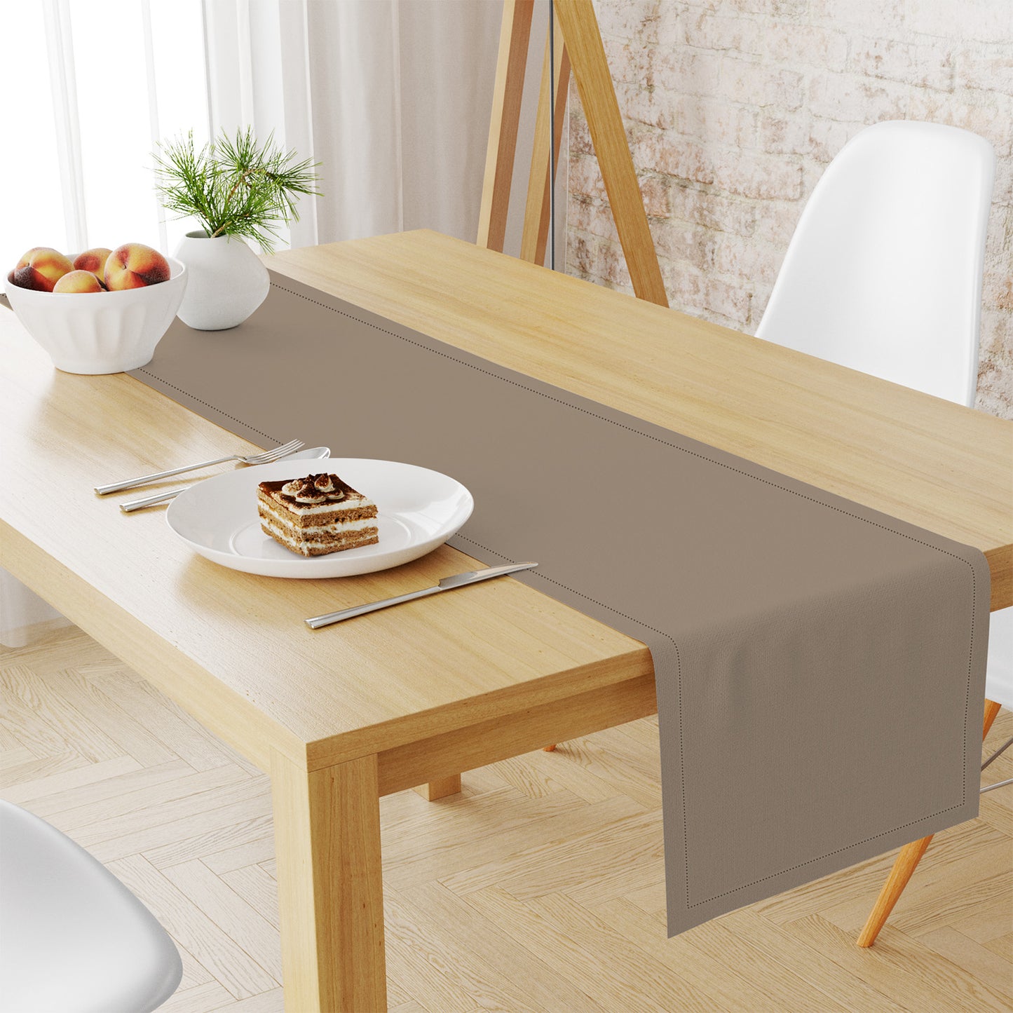 Runner PURO COTONE con orlo a jour