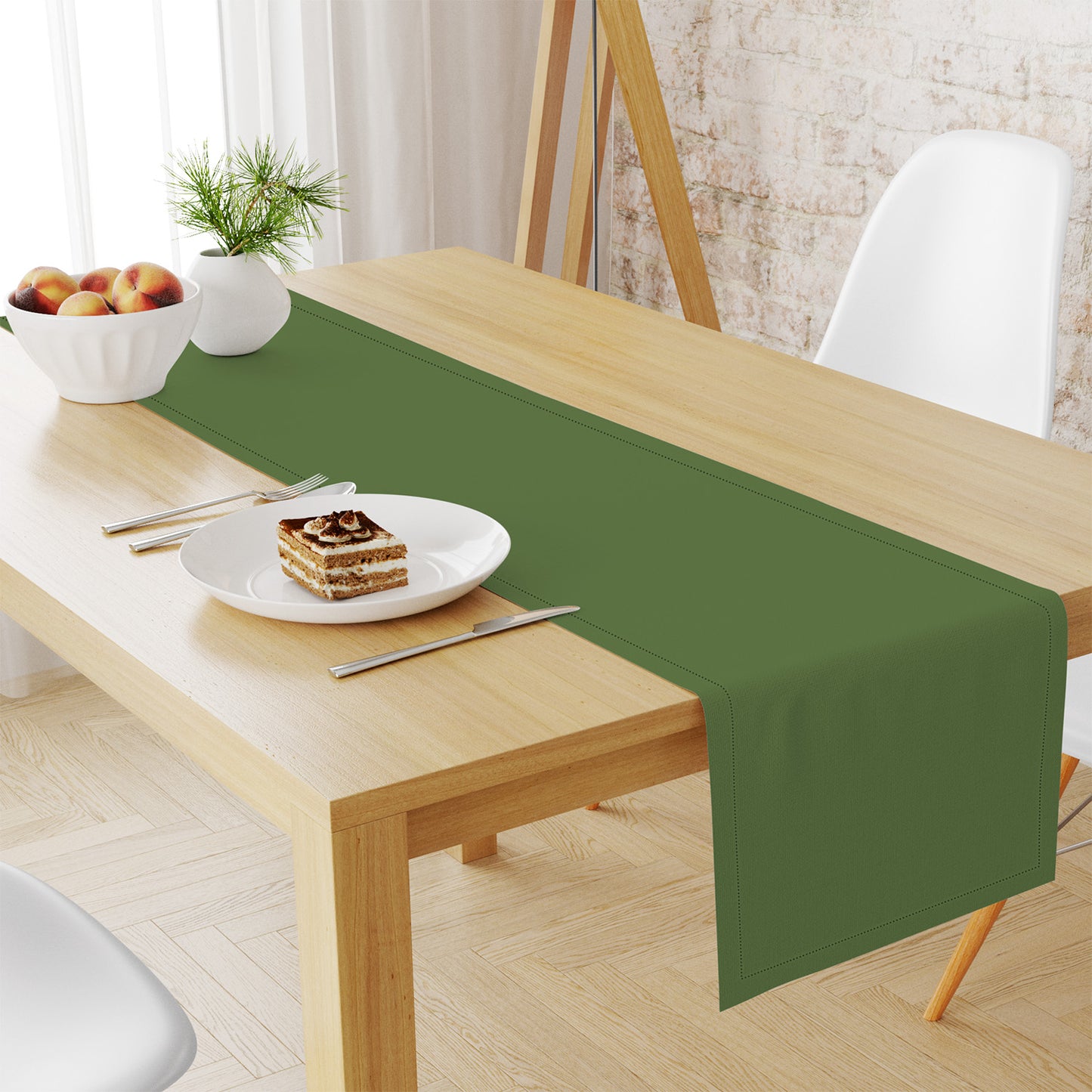 Runner PURO COTONE con orlo a jour